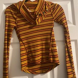 Cute neck slope with buttons, Free people xs